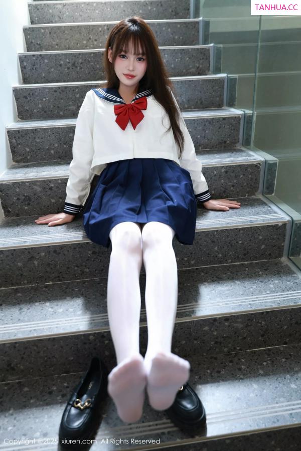   [XiuRen]高清写真图 2025.06.25 No.10458 糯咪 JK制服第12张图片